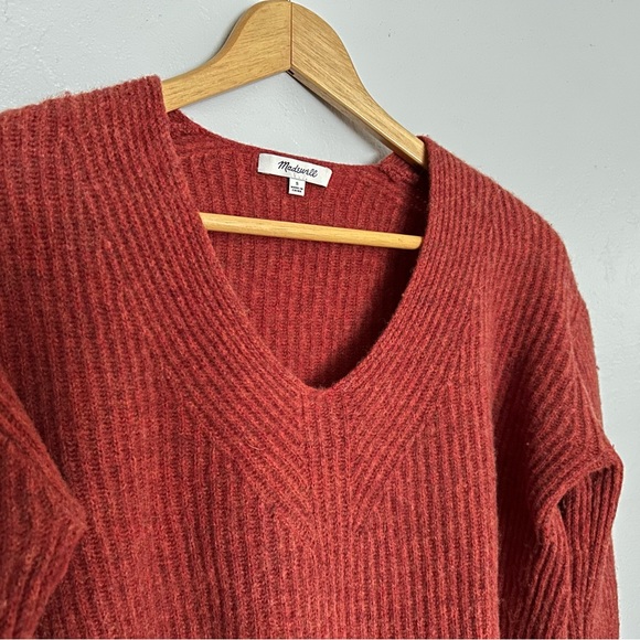 Madewell 100% Merino Wool Oversized V Neck Sweater - Picture 4 of 7
